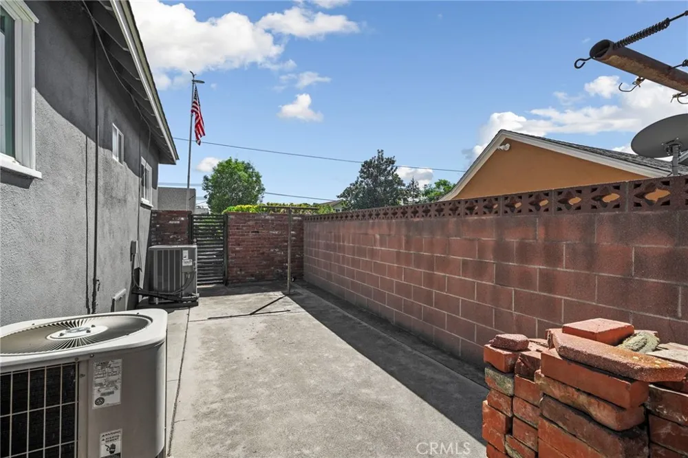 747 Garsden Avenue Covina, CA 91724