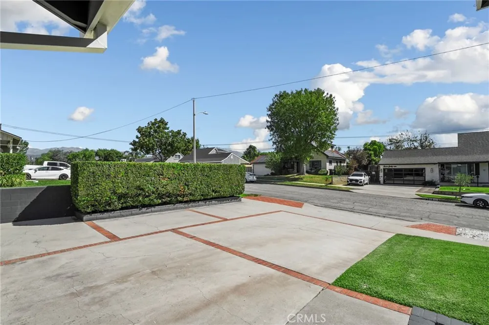 747 Garsden Avenue Covina, CA 91724
