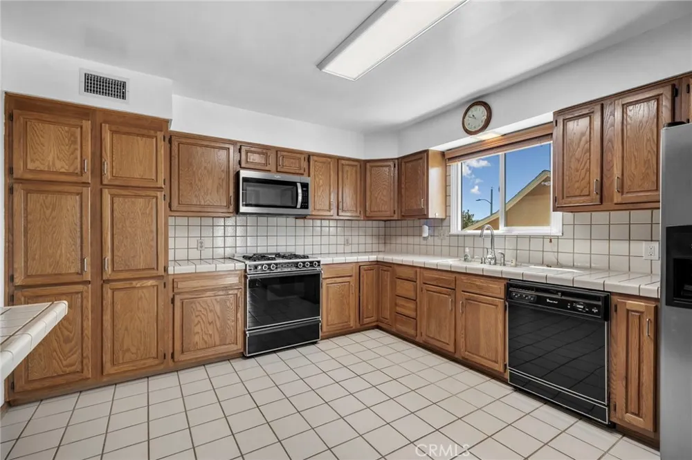 747 Garsden Avenue Covina, CA 91724