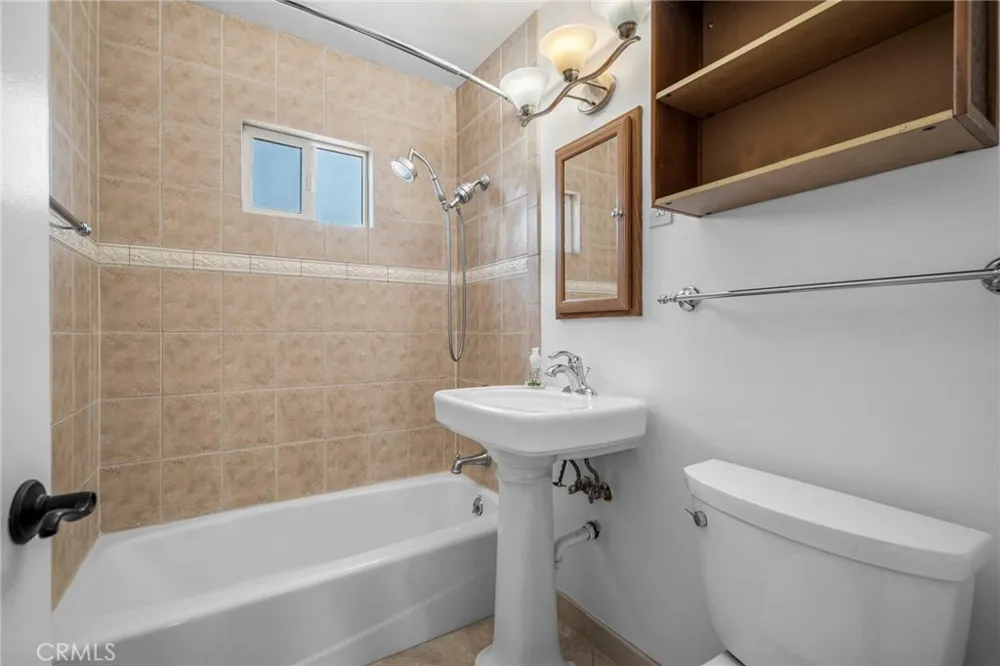 747 Garsden Avenue Covina, CA 91724