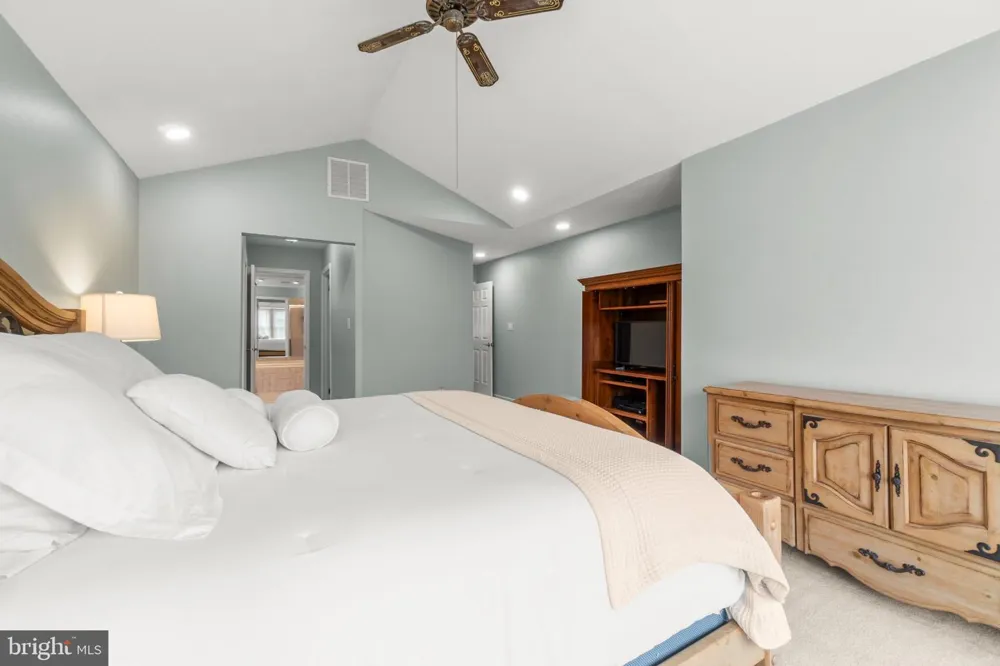 23 HILLTOP LANE Medford, NJ 08055