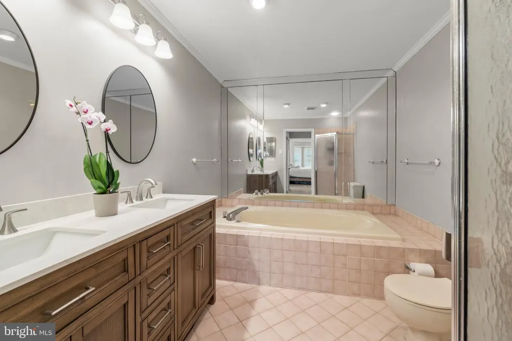 23 HILLTOP LANE Medford, NJ 08055