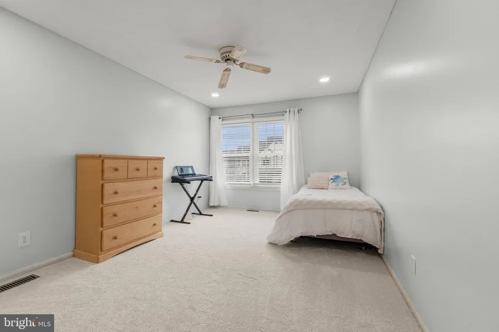 23 HILLTOP LANE Medford, NJ 08055