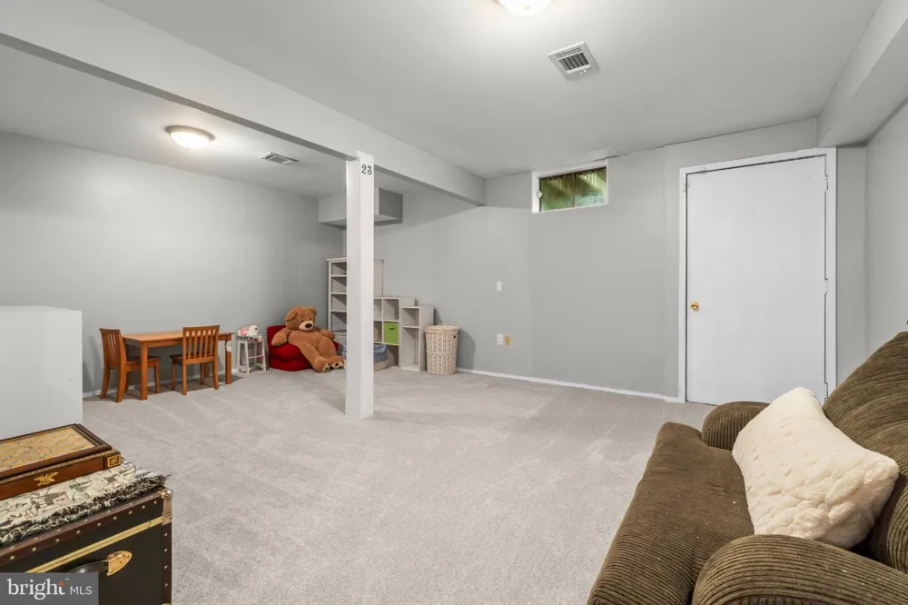 23 HILLTOP LANE Medford, NJ 08055
