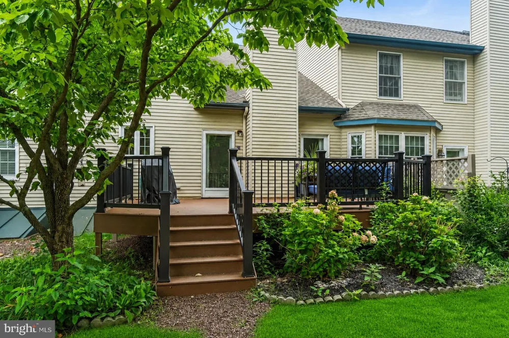23 HILLTOP LANE Medford, NJ 08055