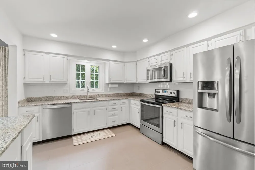 23 HILLTOP LANE Medford, NJ 08055