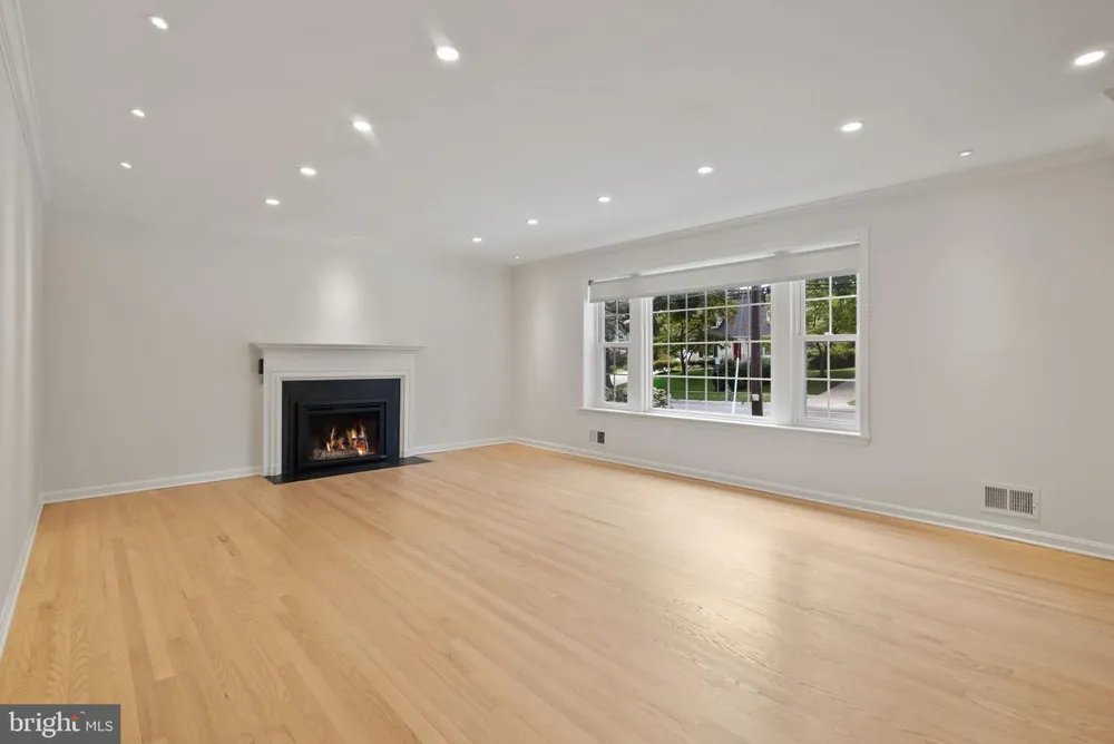 5023 SANGAMORE ROAD Bethesda, MD 20816