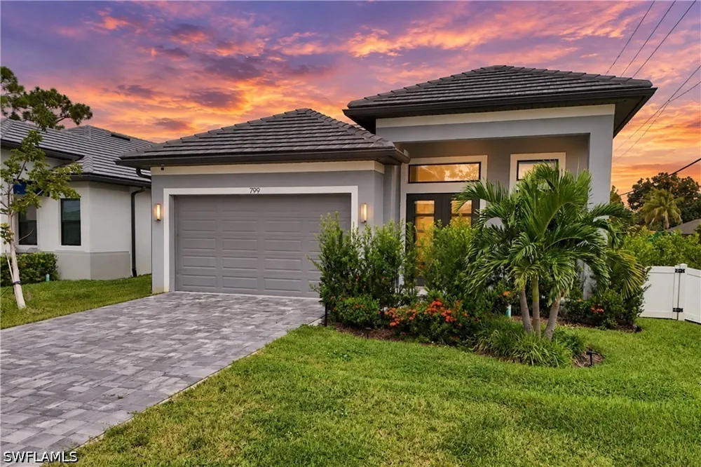 108th Avenue Naples, FL 34108