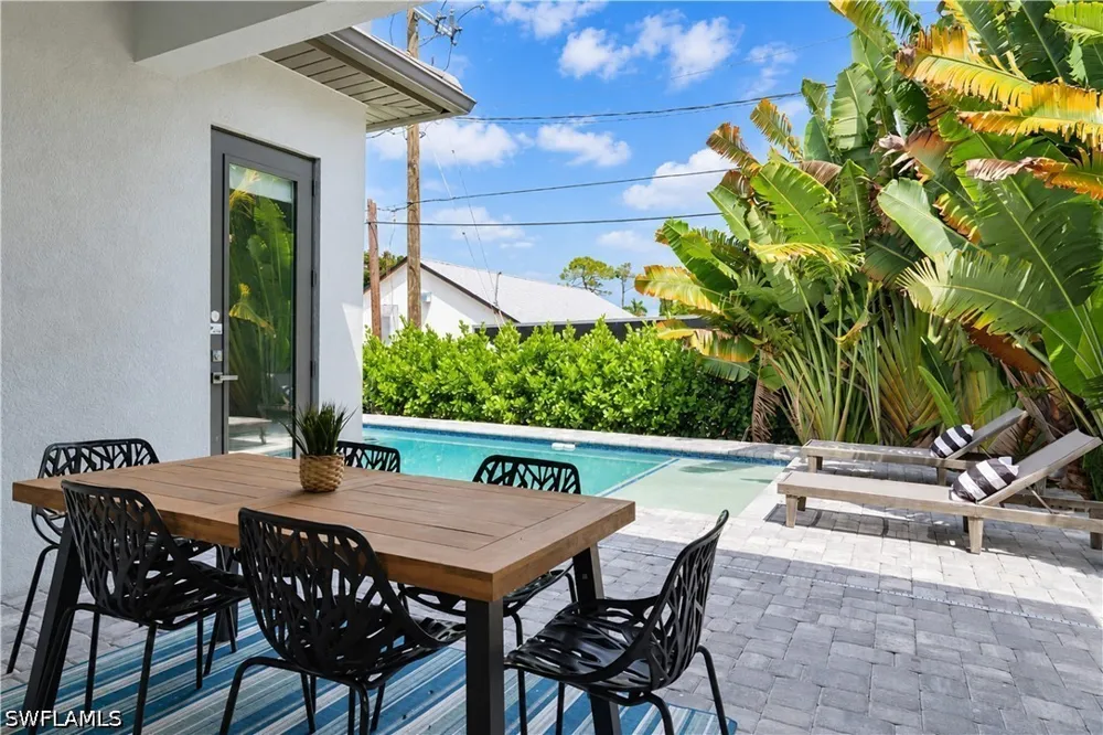 108th Avenue Naples, FL 34108