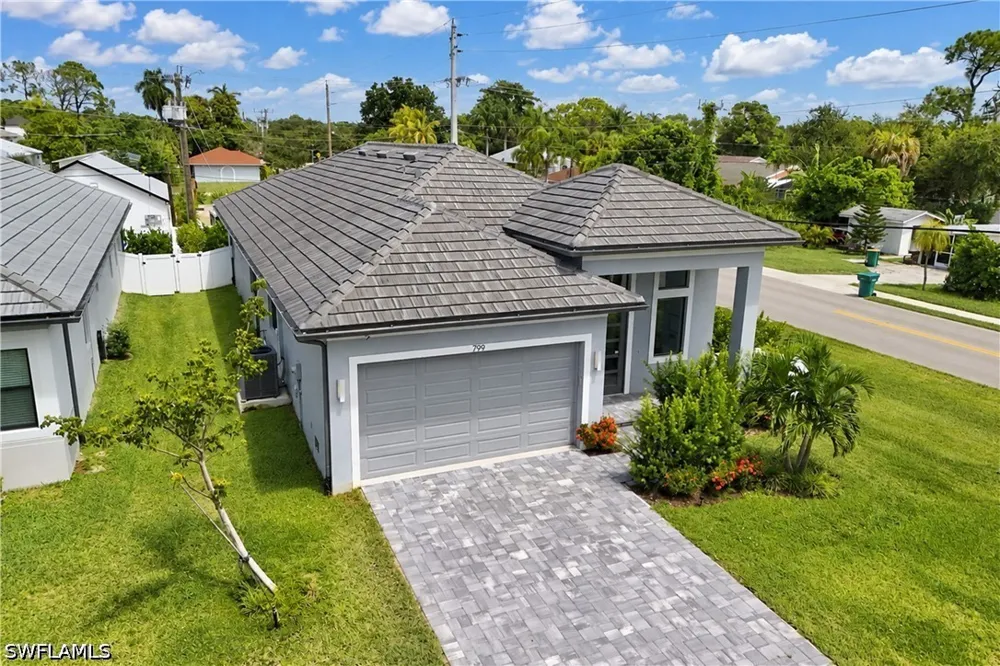 108th Avenue Naples, FL 34108
