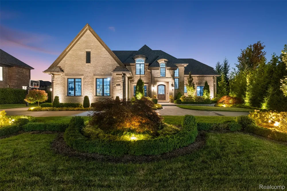 3845 Piccadilly Drive Rochester Hills City, MI 48309