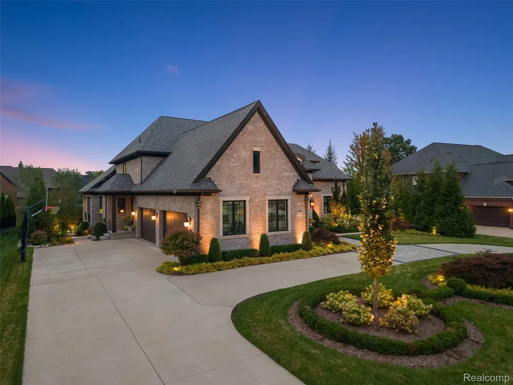3845 Piccadilly Drive Rochester Hills City, MI 48309