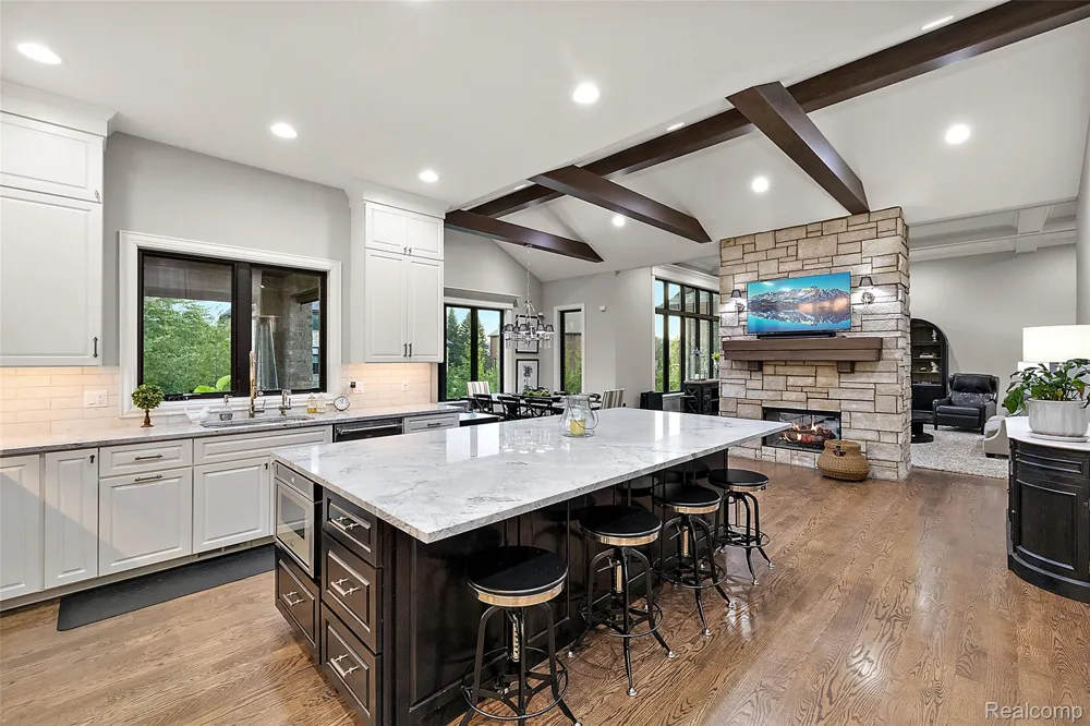 3845 Piccadilly Drive Rochester Hills City, MI 48309