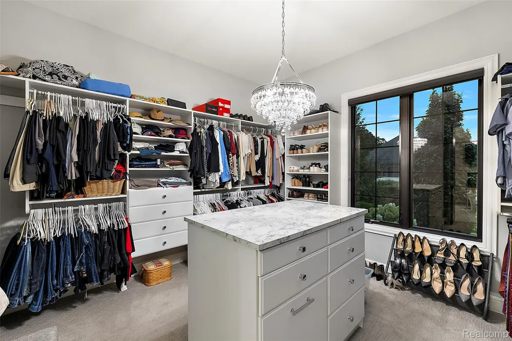 3845 Piccadilly Drive Rochester Hills City, MI 48309