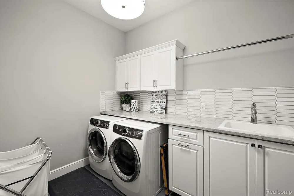 3845 Piccadilly Drive Rochester Hills City, MI 48309