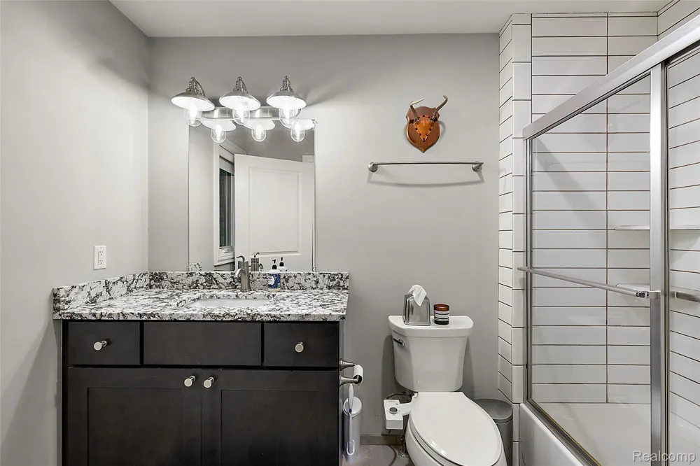 3845 Piccadilly Drive Rochester Hills City, MI 48309