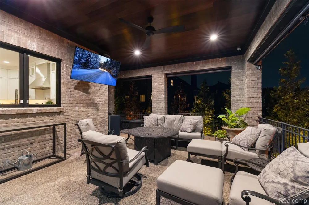 3845 Piccadilly Drive Rochester Hills City, MI 48309