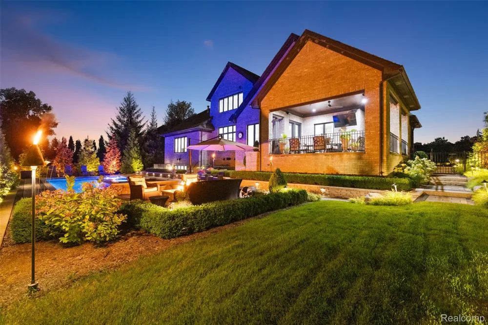 3845 Piccadilly Drive Rochester Hills City, MI 48309