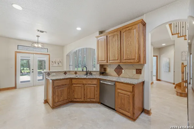 1017 MOUNTAIN DR San Marcos, TX 78666
