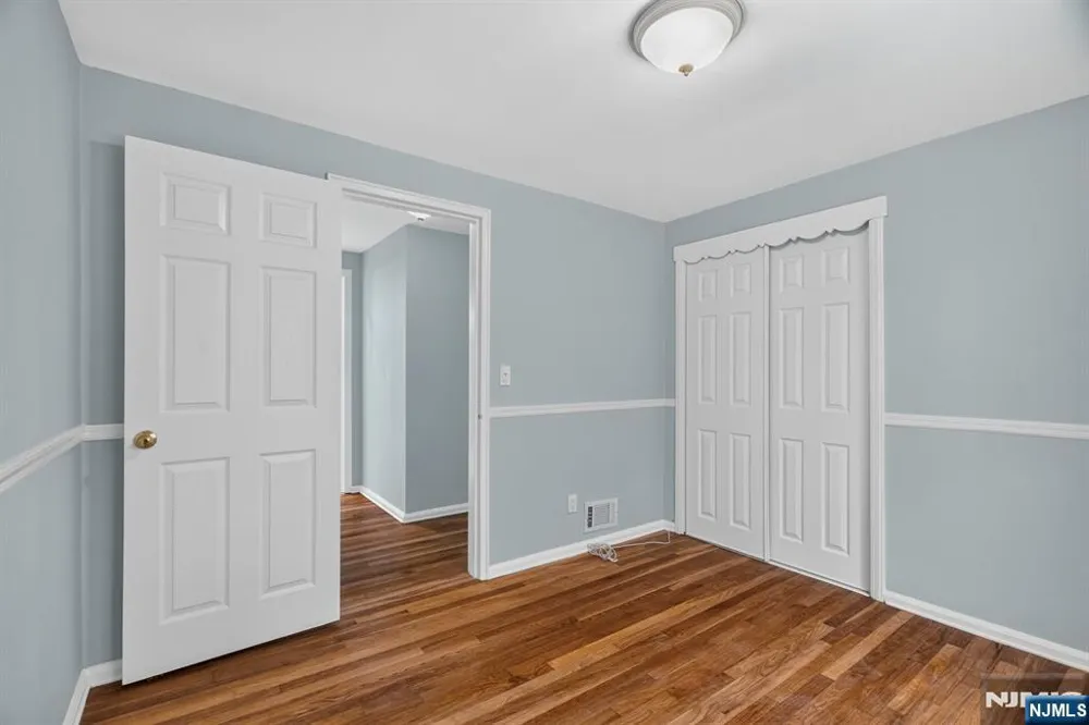 11 Lockwood Lane Closter, NJ 07624