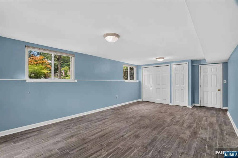 11 Lockwood Lane Closter, NJ 07624