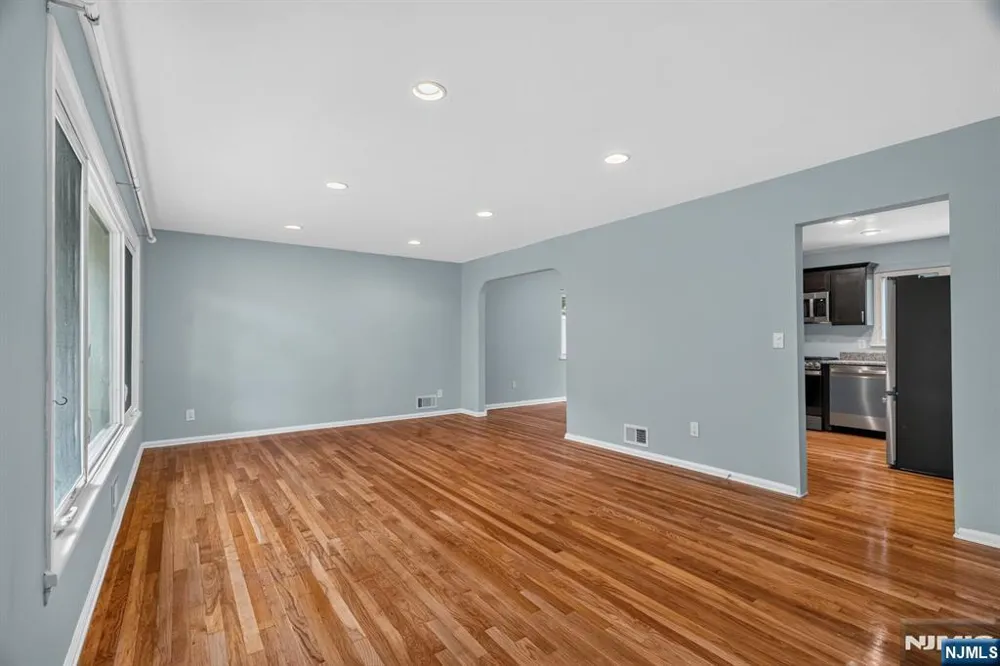 11 Lockwood Lane Closter, NJ 07624