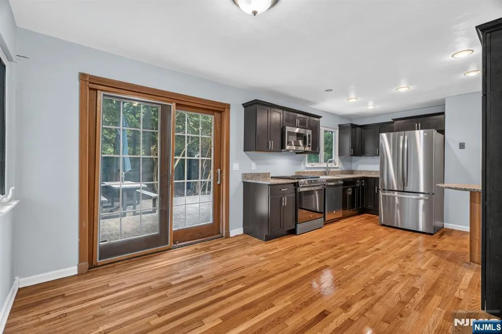 11 Lockwood Lane Closter, NJ 07624