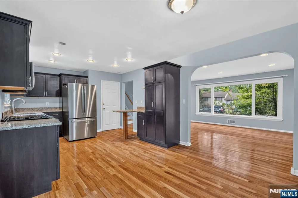 11 Lockwood Lane Closter, NJ 07624
