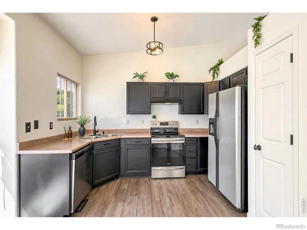 1104 Fall River Circle Longmont, CO 80504