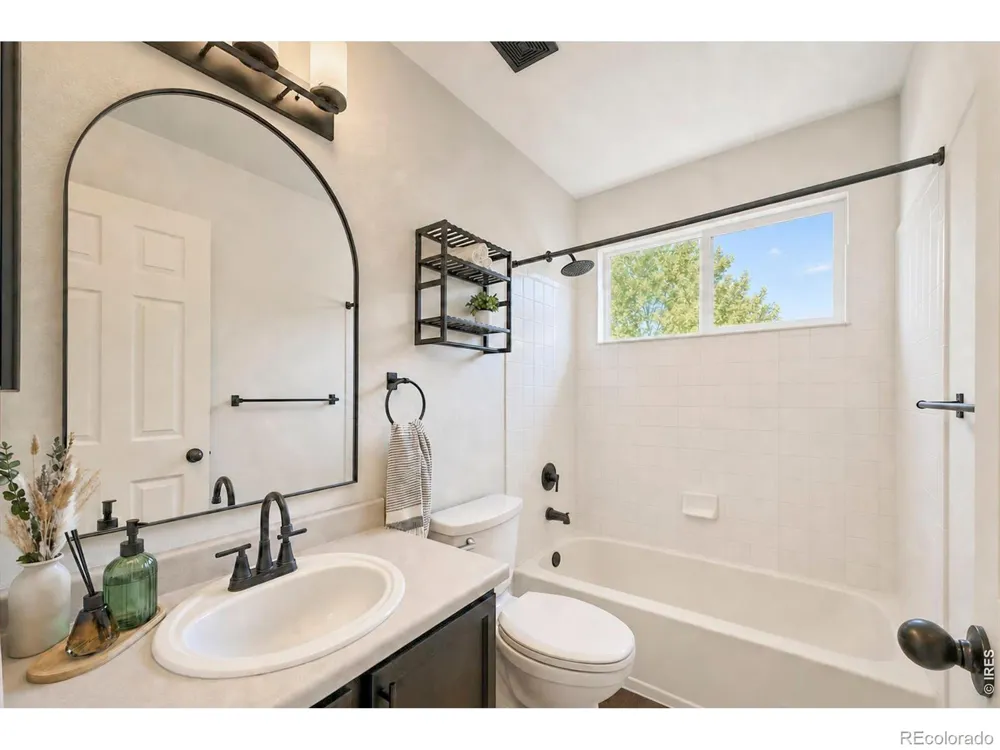 1104 Fall River Circle Longmont, CO 80504