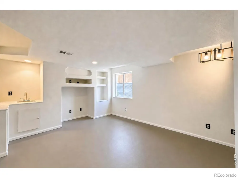 1104 Fall River Circle Longmont, CO 80504