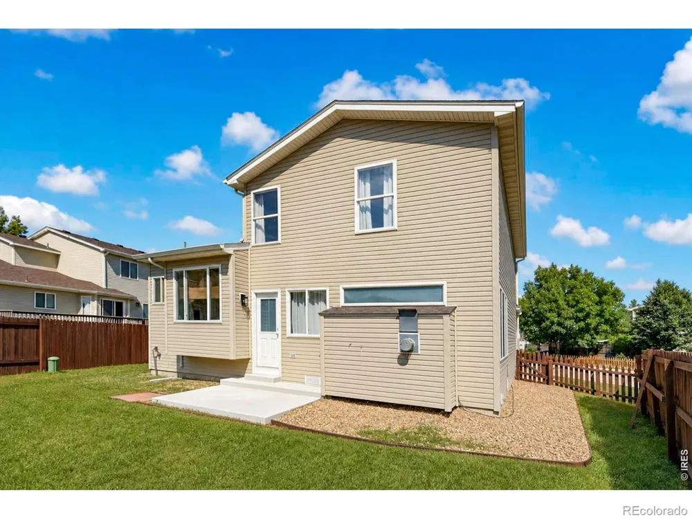 1104 Fall River Circle Longmont, CO 80504