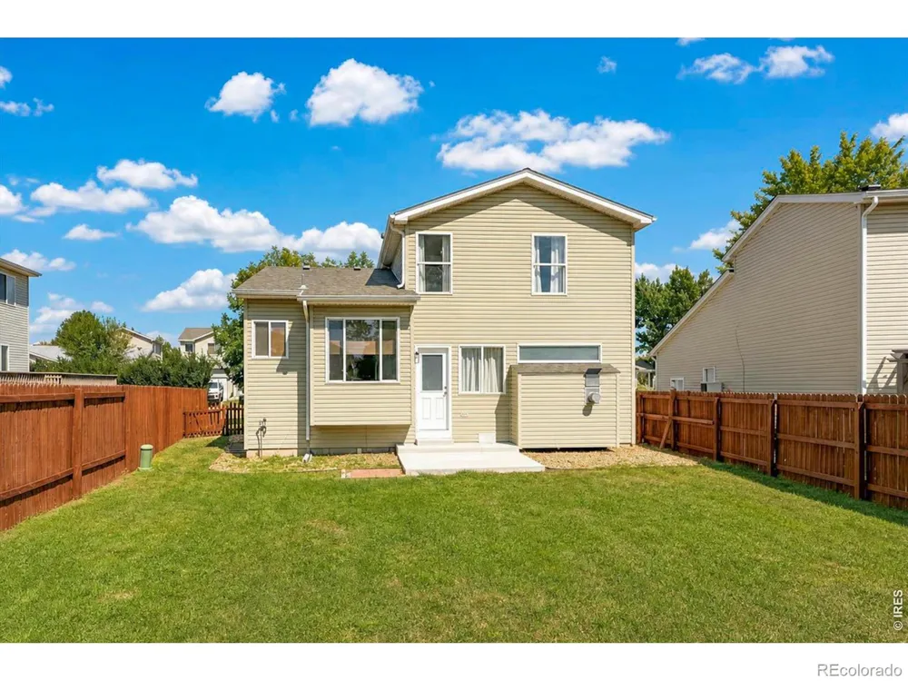 1104 Fall River Circle Longmont, CO 80504