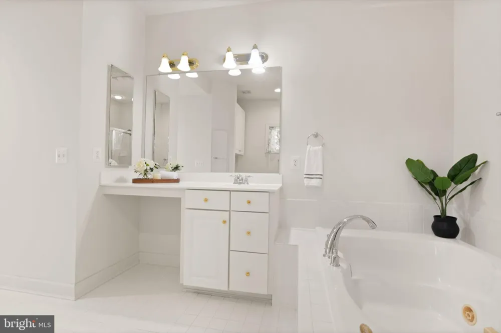 15001 GAFFNEY CIRCLE Gainesville, VA 20155