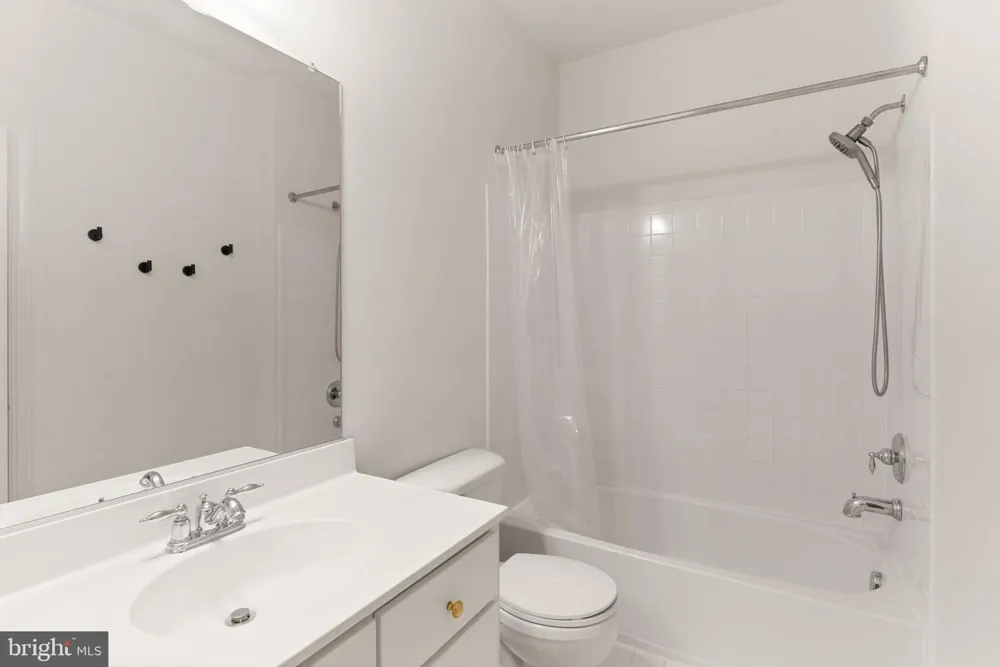 15001 GAFFNEY CIRCLE Gainesville, VA 20155