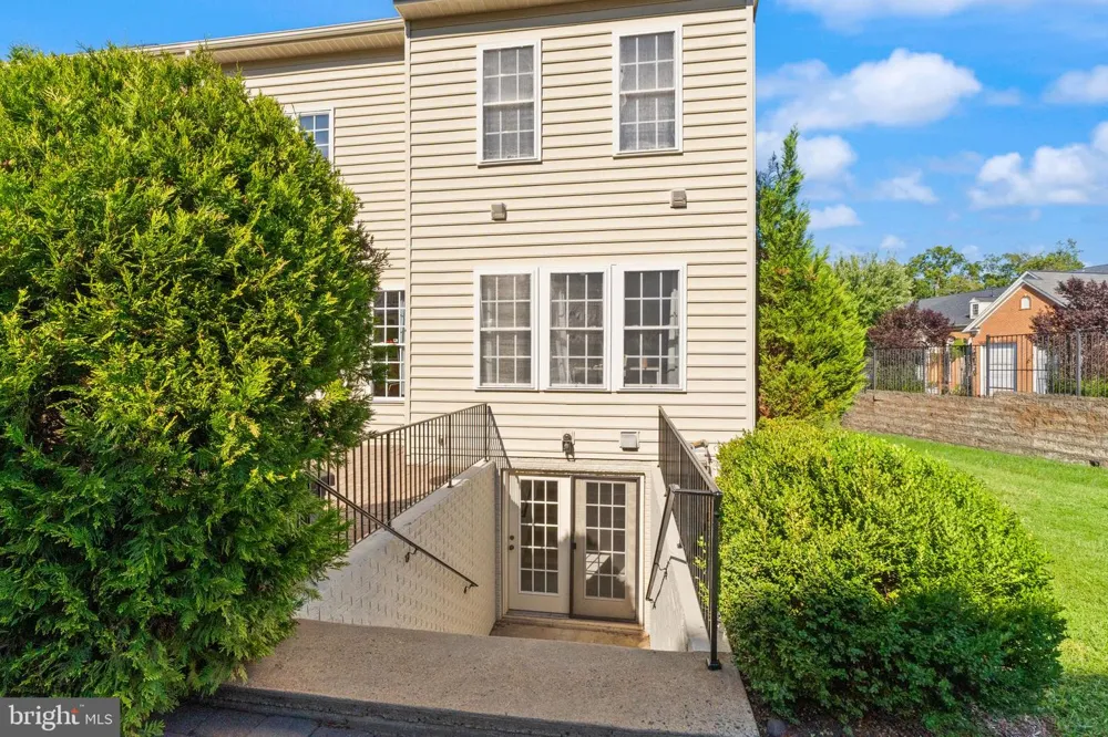 15001 GAFFNEY CIRCLE Gainesville, VA 20155