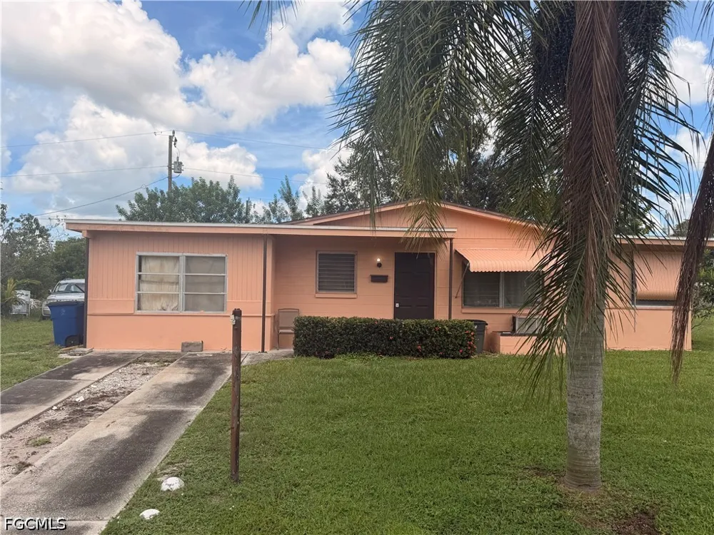 Navajo Avenue Lehigh Acres, FL 33936