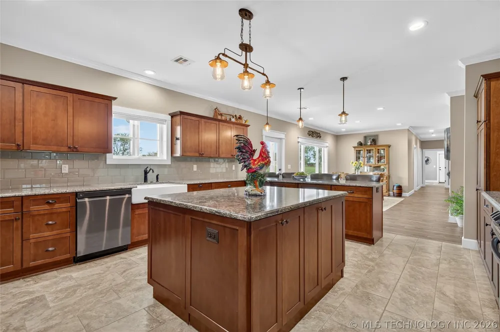 21600 4015 ROAD Bartlesville, OK 74006