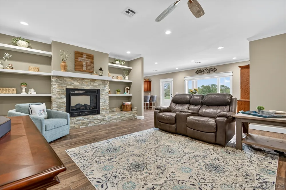 21600 4015 ROAD Bartlesville, OK 74006