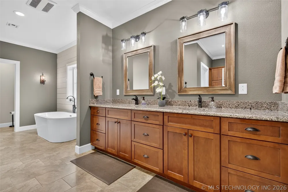 21600 4015 ROAD Bartlesville, OK 74006