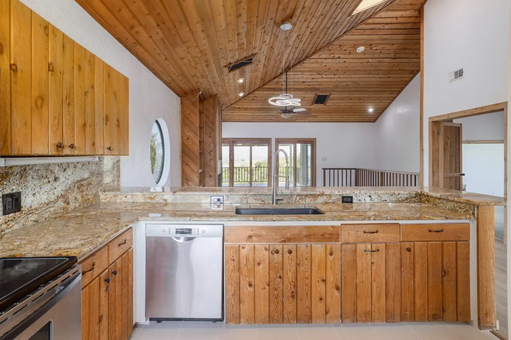 313 Kendall Drive Spicewood, TX 78669