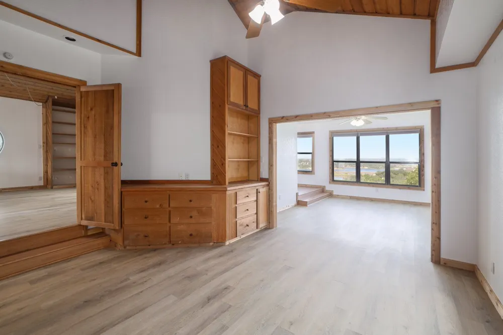 313 Kendall Drive Spicewood, TX 78669