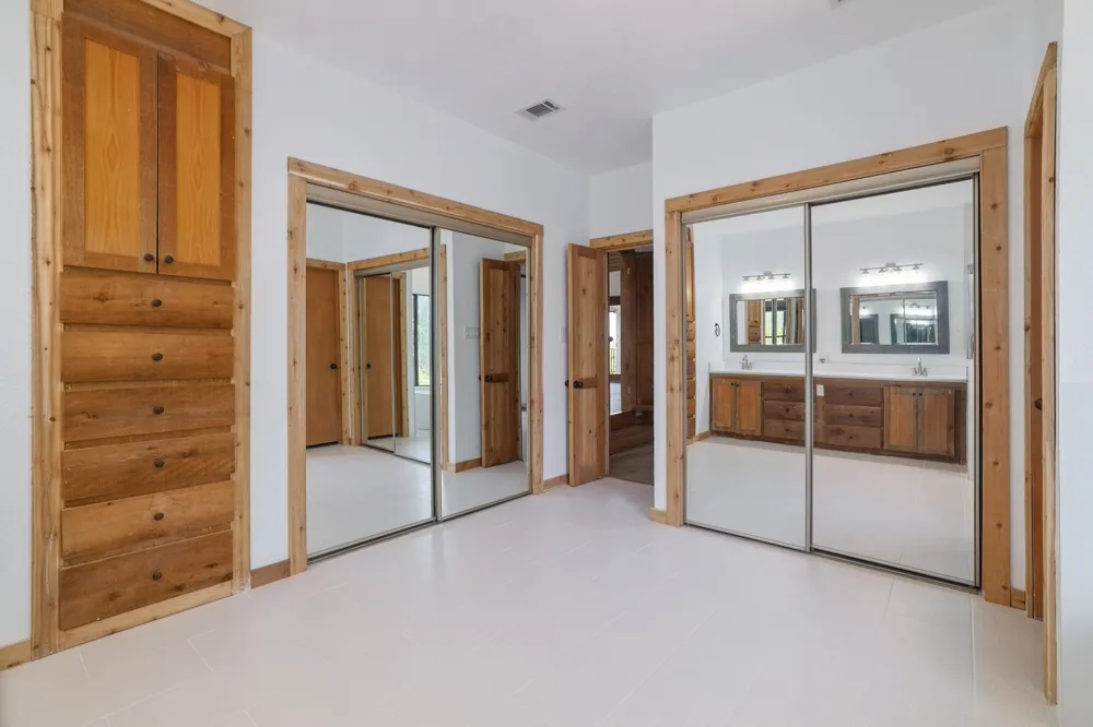 313 Kendall Drive Spicewood, TX 78669