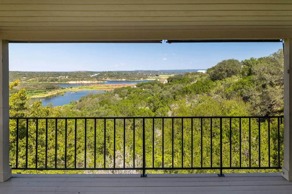 313 Kendall Drive Spicewood, TX 78669