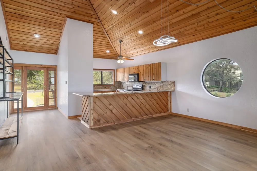 313 Kendall Drive Spicewood, TX 78669