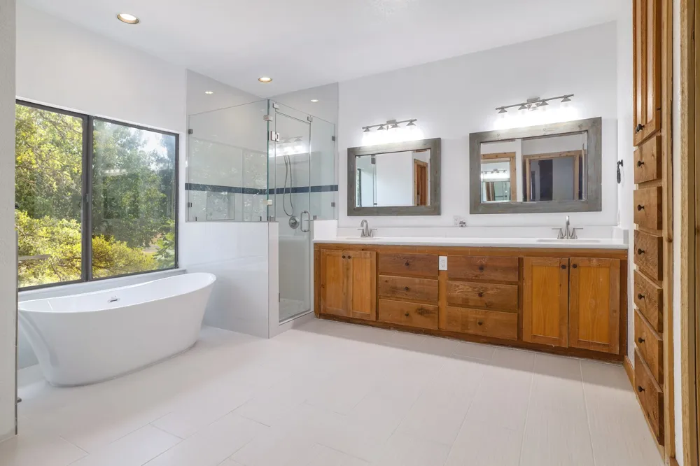 313 Kendall Drive Spicewood, TX 78669