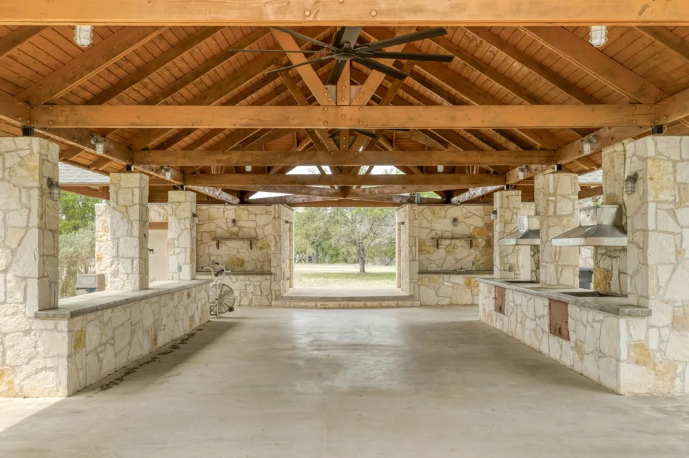313 Kendall Drive Spicewood, TX 78669