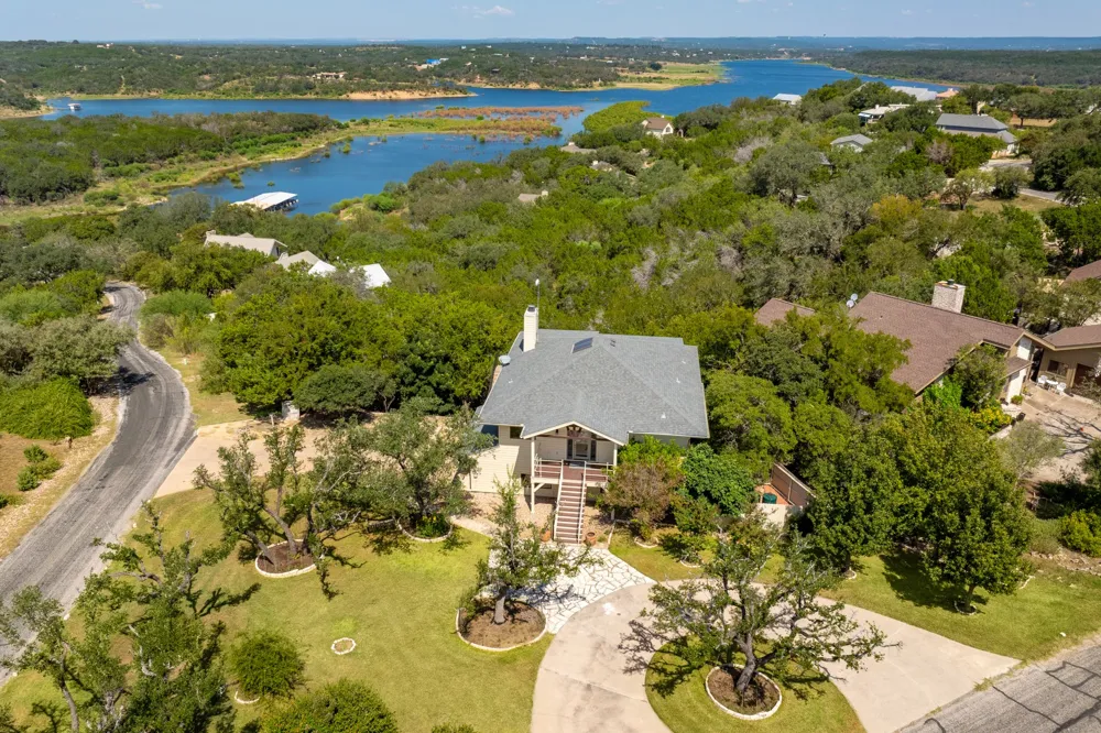 313 Kendall Drive Spicewood, TX 78669