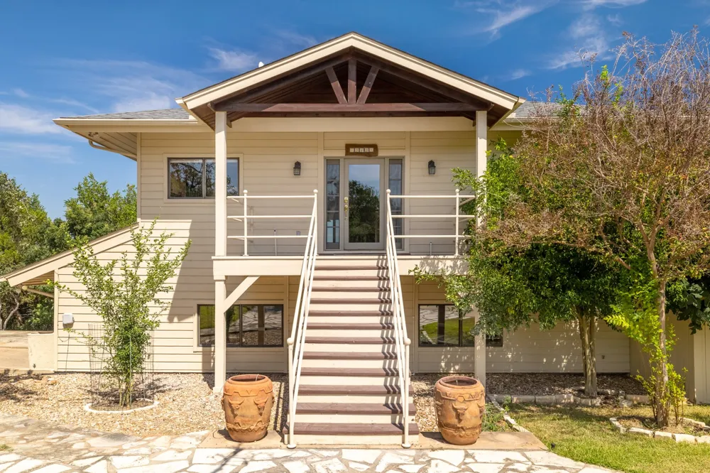 313 Kendall Drive Spicewood, TX 78669