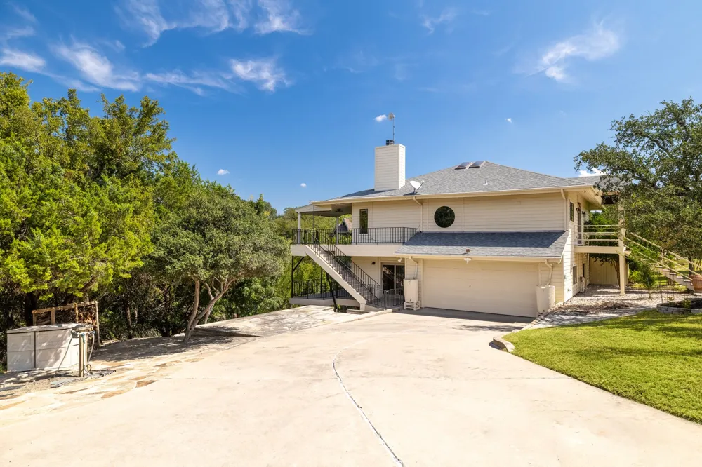313 Kendall Drive Spicewood, TX 78669